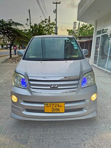 Toyota Noah New shep