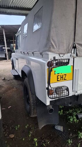 Land rover defender 300