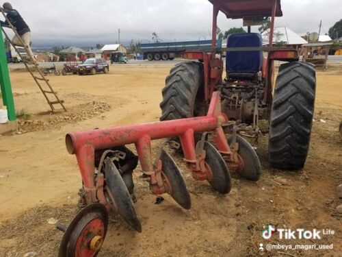 TRACTOR MASSEY FUGERSON 