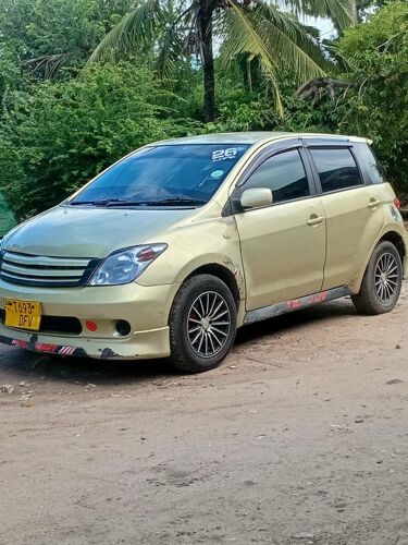 NAUZA TOYOTA IST NZURI SANA 