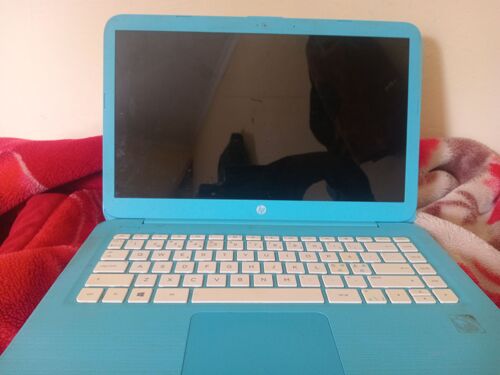 LAPTOP YAKUSOMEA . Tsh.90000