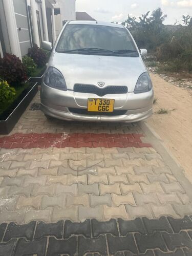 Toyota vitz old 0689288773