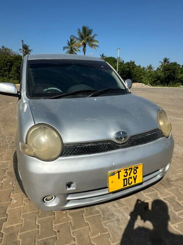 Toyota Sienta inauzwa 7.7