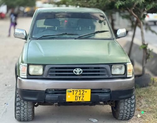 NAUZA TOYOTA PICK UP 