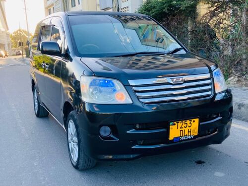 Toyota Noah Z