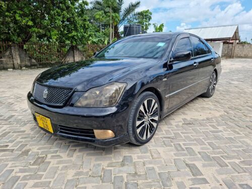 Toyota crown athlete