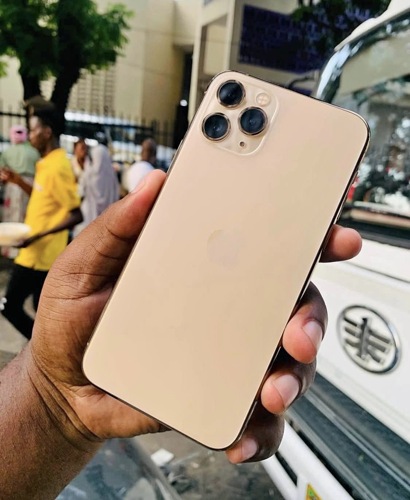 Iphone 11 pro max cleen