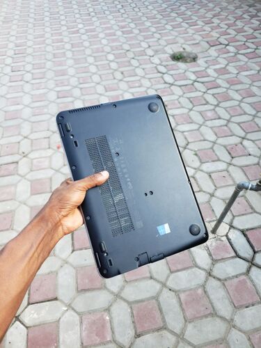 Hp 820 core i5 ssd 256gb ram 8