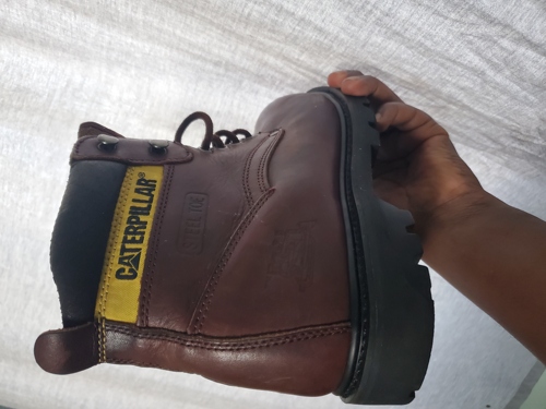 CAT safety boots