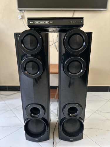 Lg twin music theater
