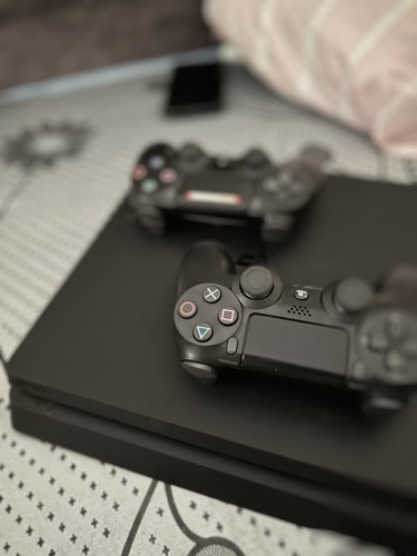 Playstation 4 slim