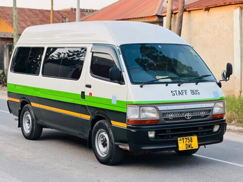 Toyota HiAce 5