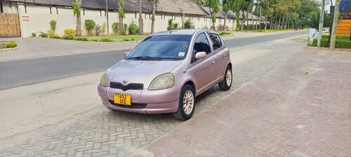 Toyota vitz old 