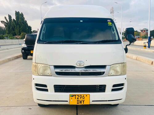 TOYOTA REGIUS HIACE