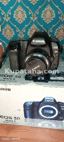 Camera Canon 5D mark II ipo Sokoni....