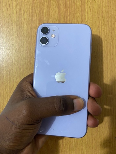 I phone 11 64GB