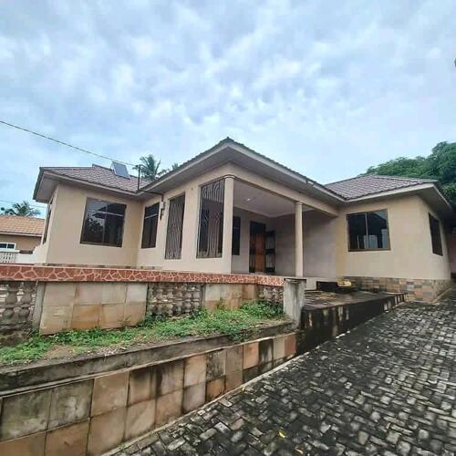 HOUSE FOR SALE AT GOBA