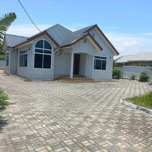 HOUSE FOR SALE ATBWENI JKT