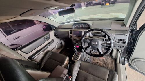 Nissan extrail