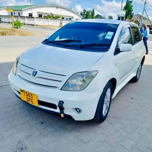 Toyota IST