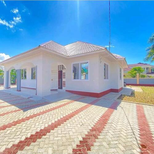 HOUSE FOR RENT/AT BAHARI BEACH