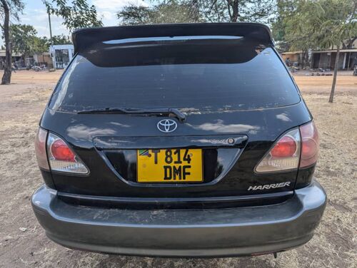 Toyota harrier old 