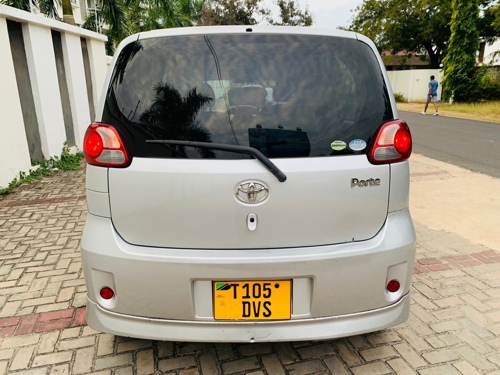 TOYOTA PORTE