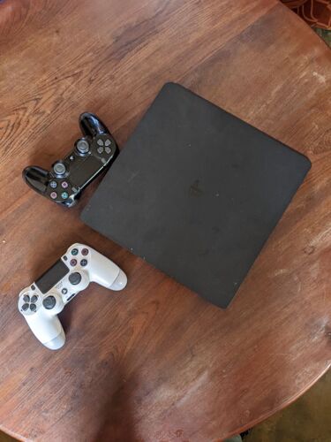 PLAYSTATION 4 SLIM USED 