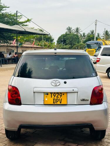 TOYOTA IST 