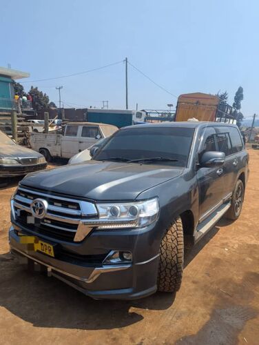 Land cruiser V8 upgraded Njomb