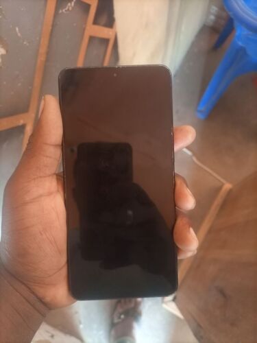 Sharp Aquos R7 Kioo Kinauzwa