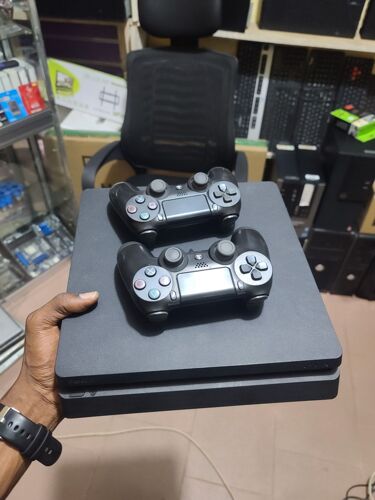 Ps4 slim iko full na games 