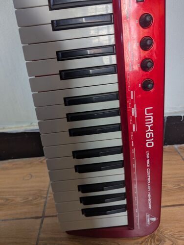 Behringer USB Mid Keyboard 61