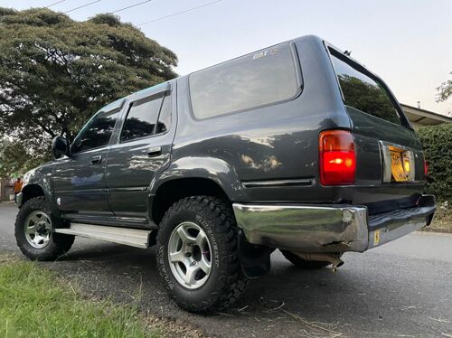 Toyota Hilux safur 