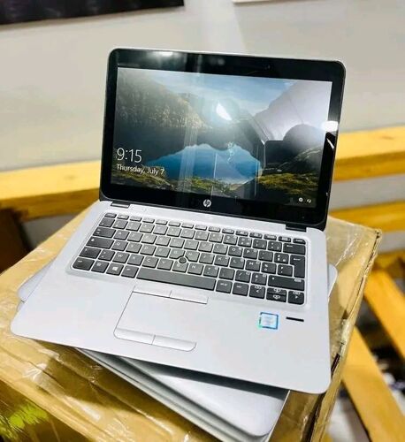 Hp elitebook 820G3  ram8ssd256