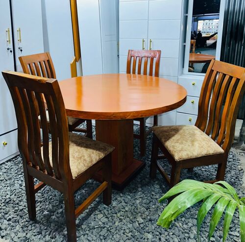 Dinning table 4 mninga