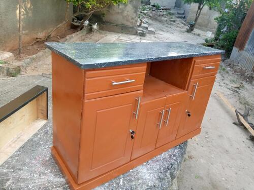 Kitchen cabinet