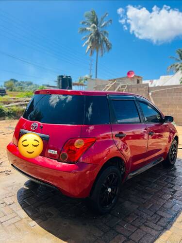 TOYOTA IST
