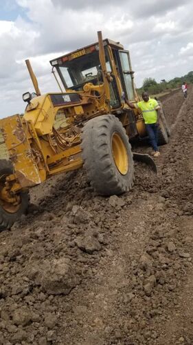 Grader Caterpillar greda