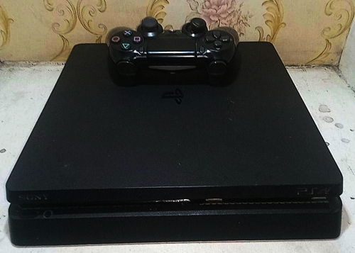 Ps4slim (GB 1000)