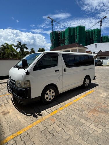 Hiace quantum Petrol