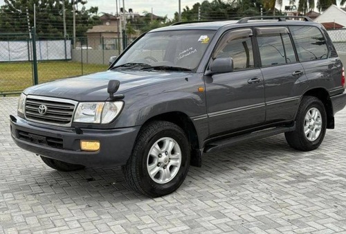 2O03 Toyota Landcruiser 