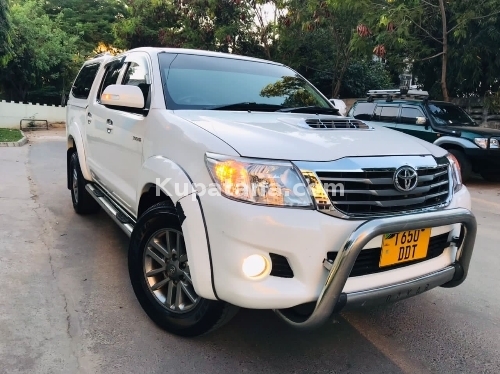 TOYOYA HILUX VIGO DOUBLE CABIN