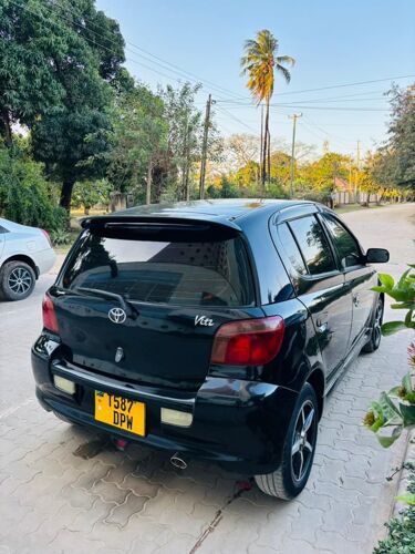 Vitz old model Rs