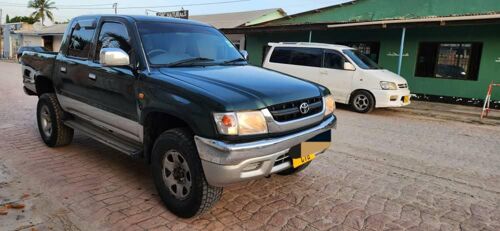 Inauzwa Toyota Hilux