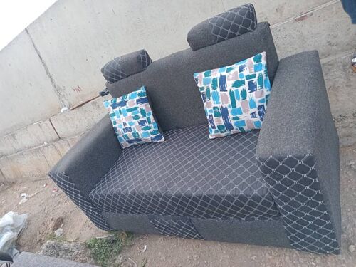 Sofa watu wawili