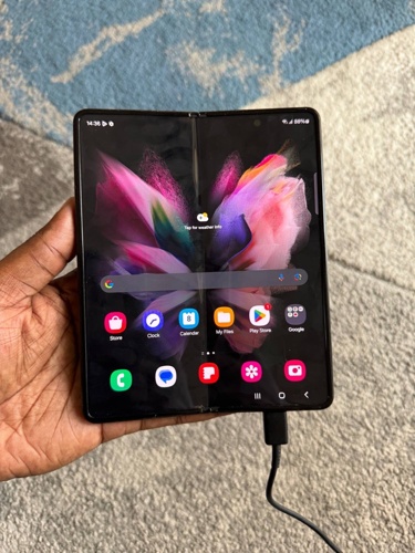 Samsung Z FOLD 5 GB 500 RAM 12