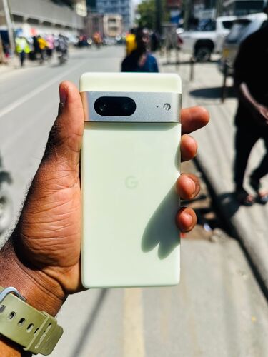 Google Pixel 7 plain