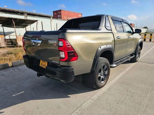 FOR SALE TOYOTA HILUX Revo 