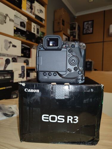 Canon RS3 body New 